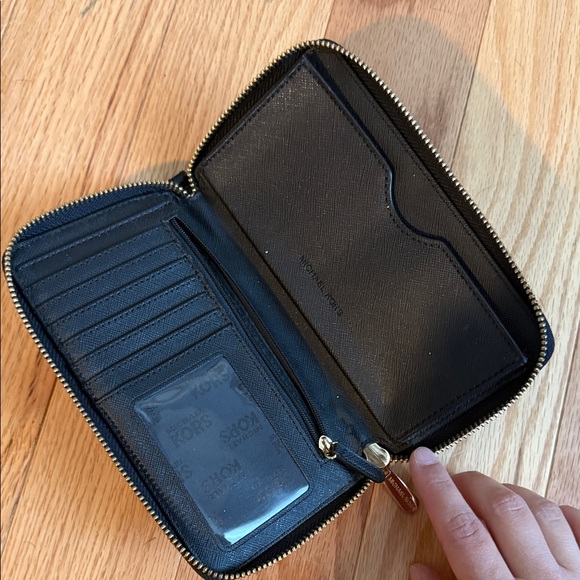 Michael Kors Black Leather Zip Wallet - Picture 2 of 2